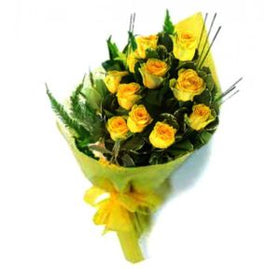 1 dozen Yellow Holland Roses in a Bouquet