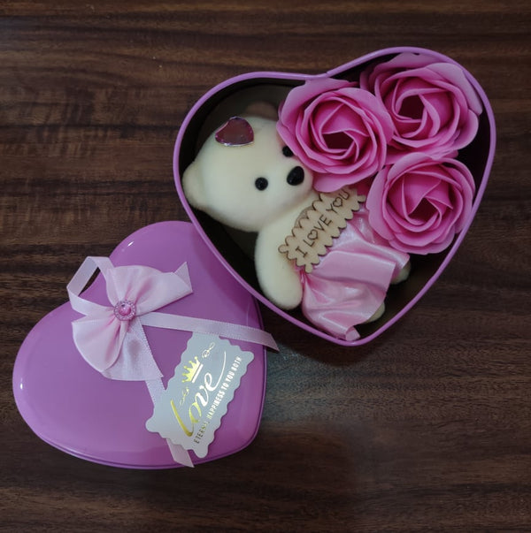 3pcs Soap Roses in a Heart Shape can with mini bear
