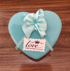 3pcs Soap Roses in a Heart Shape can with mini bear